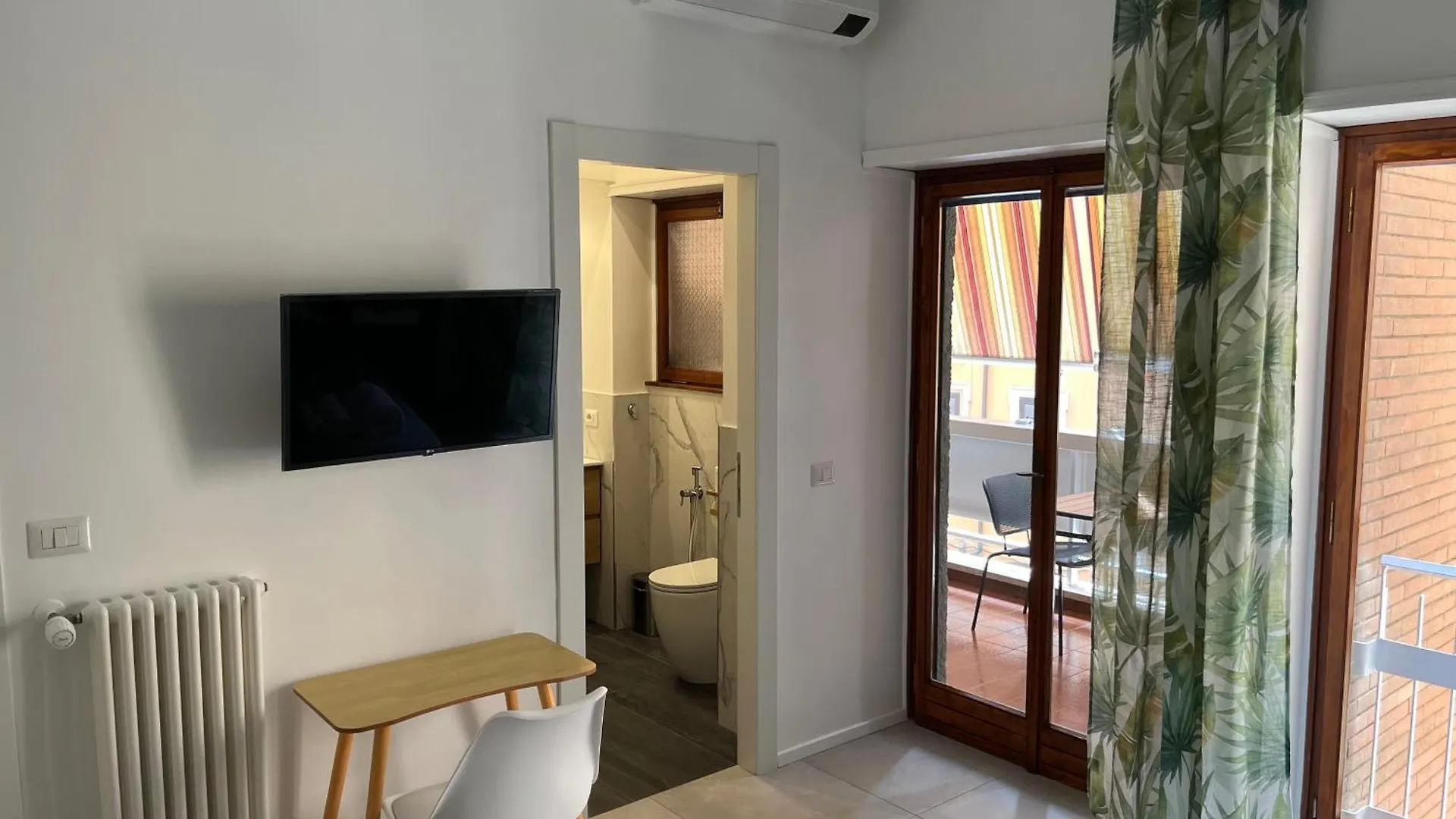 Lodi Modern House Hotel Rome 0*,  Italy