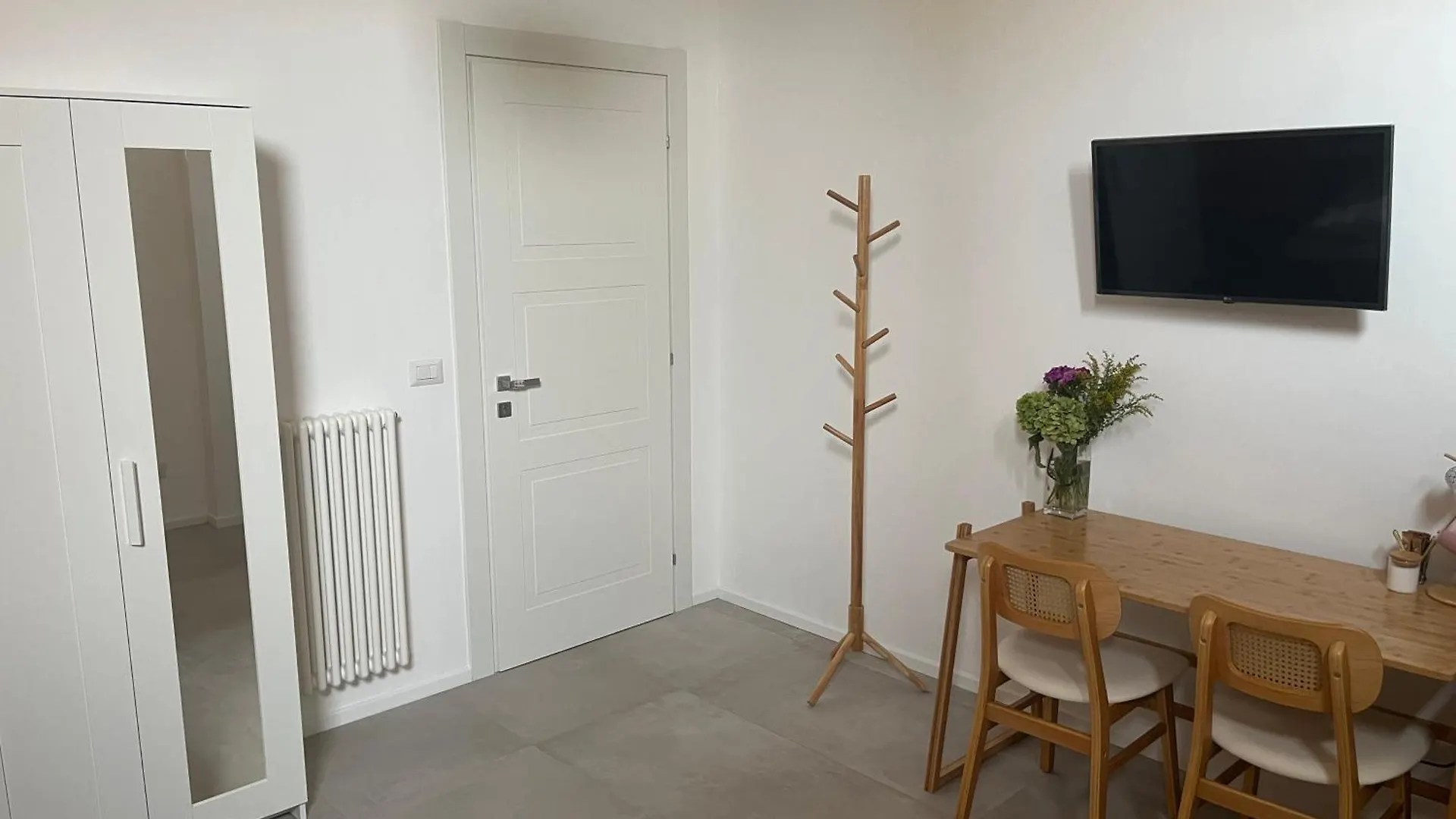 Lodi Modern House Hotel Rome 0*,  Italy
